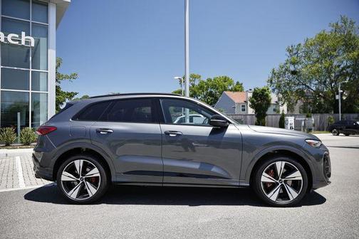 Daytona Gray Pearl Effect 2026 Audi SQ5 3.0T Premium Plus