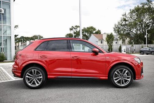 2025 Audi Q3 Premium 45 TFSI S line quattro Tiptronic