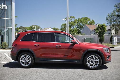 MANUFAKTUR Patagonia Red Metallic 2023 Mercedes-Benz GLB 250 4MATIC