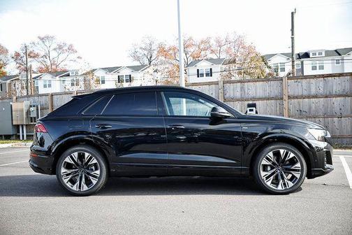 Mythos Black Metallic 2026 Audi Q8 55 Premium Plus