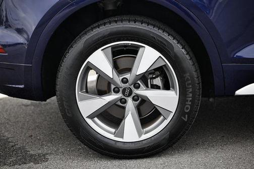 2023 Audi Q5 40 Premium Plus