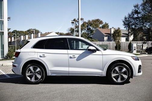 2023 Audi Q5 40 Premium Plus