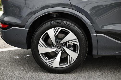 2025 Audi Q6 e-tron Premium Plus quattro