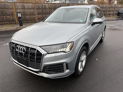 2024 Audi Q7 45 Premium Plus
