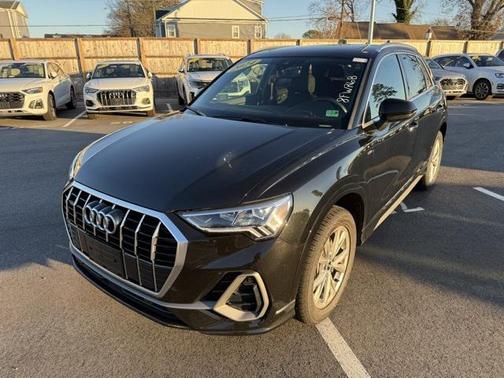 2024 Audi Q3 Premium 45 TFSI S line quattro Tiptronic
