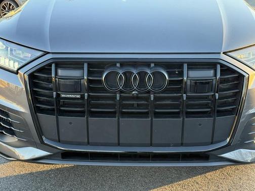 2023 Audi Q7 55 Premium Plus