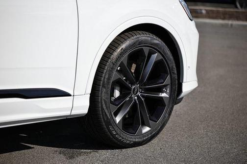 2026 Audi Q7 55 Premium Plus