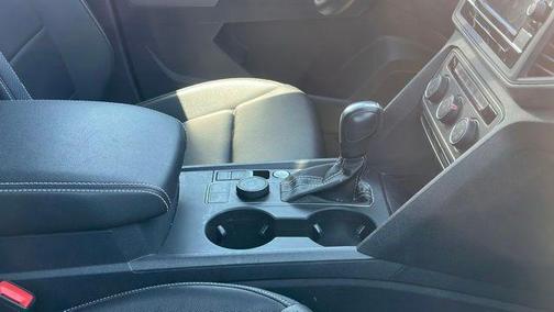 Deep Black Pearl 2023 Volkswagen Atlas Cross Sport 2.0T SE