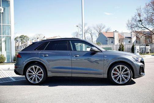 Daytona Gray Pearl Effect 2026 Audi Q8 55 Prestige