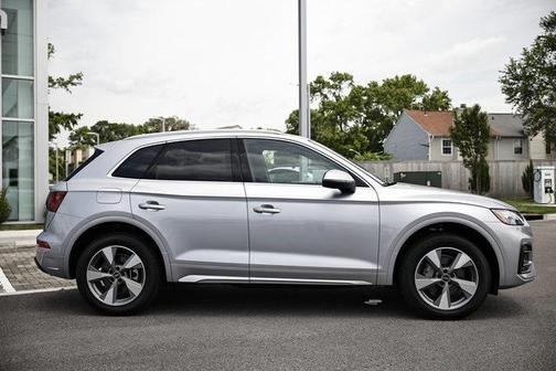 2023 Audi Q5 40 Premium Plus
