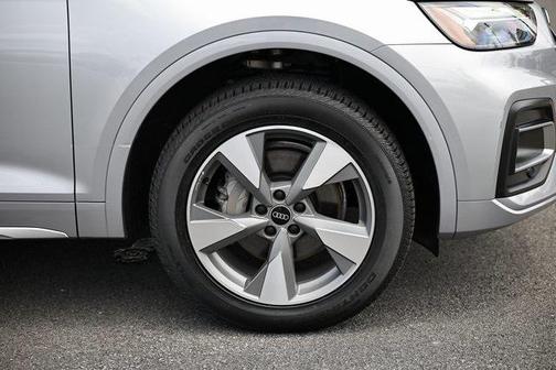 2023 Audi Q5 40 Premium Plus