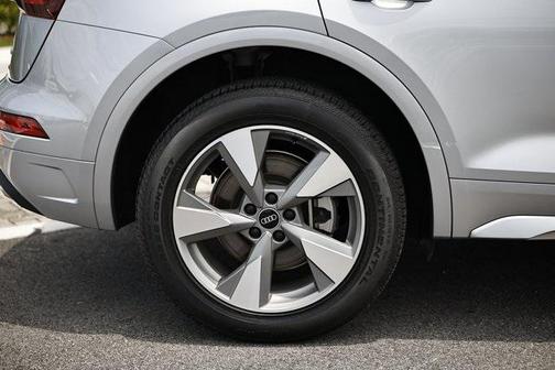 2023 Audi Q5 40 Premium Plus