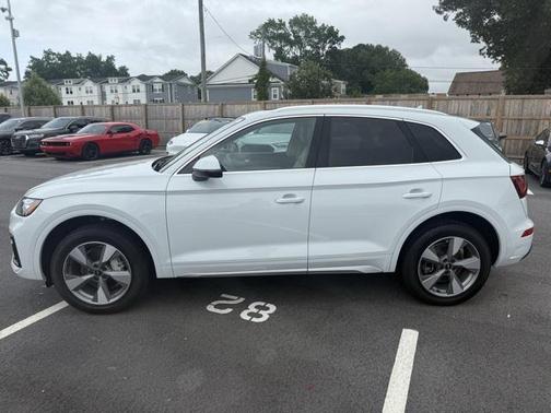 2024 Audi Q5 40 Premium Plus