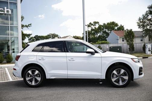 2024 Audi Q5 40 Premium Plus