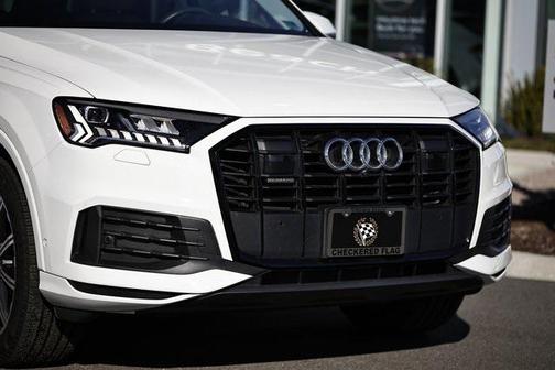 2023 Audi Q7 45 Premium Plus