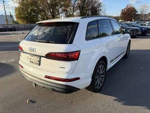 2023 Audi Q7 45 Premium Plus