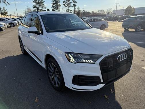 2023 Audi Q7 45 Premium Plus