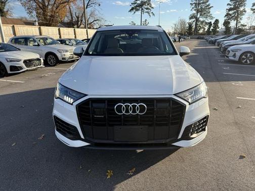 2023 Audi Q7 45 Premium Plus