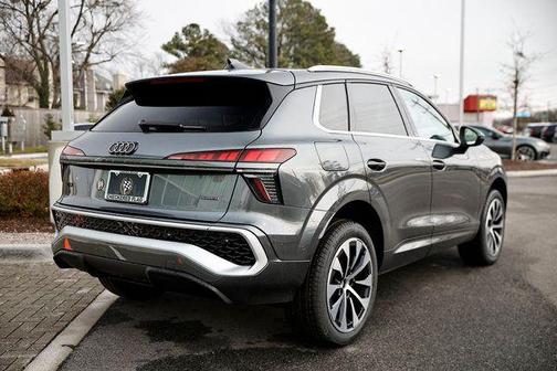 Daytona Gray Pearl Effect 2026 Audi Q3 S line