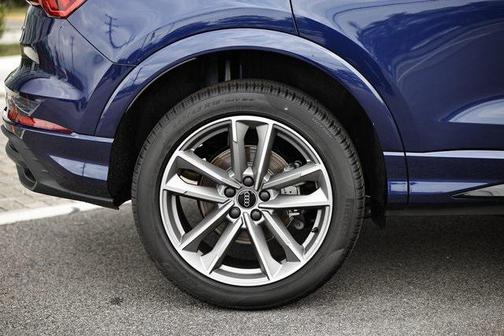 2025 Audi Q3 Premium 45 TFSI S line quattro Tiptronic