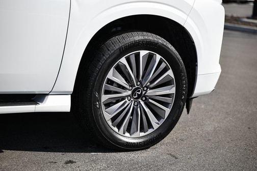 2025 INFINITI QX80 SENSORY AWD