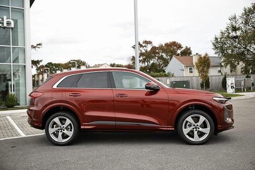 2025 Audi Q5 Premium Plus TFSI quattro S tronic