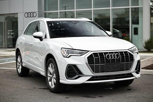 2025 Audi Q3 Premium 45 TFSI S line quattro Tiptronic