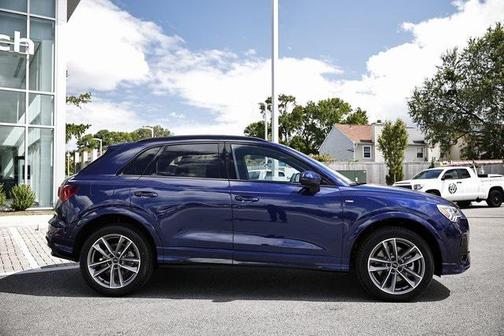 2025 Audi Q3 Premium 45 TFSI S line quattro Tiptronic