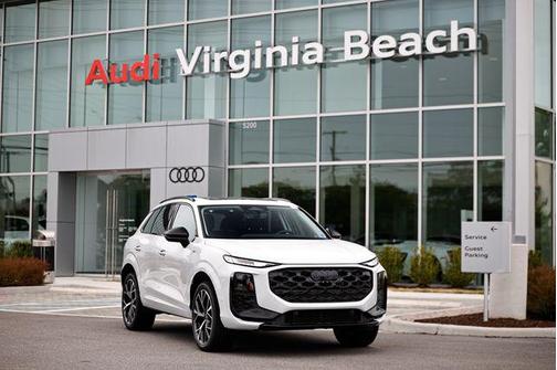 Glacier White Metallic 2026 Audi Q3 TFSI quattro S tronic
