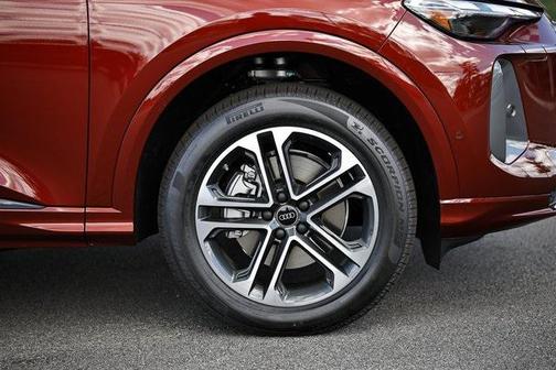 2025 Audi Q5 Premium TFSI quattro S tronic