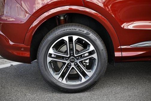 2025 Audi Q5 Premium TFSI quattro S tronic