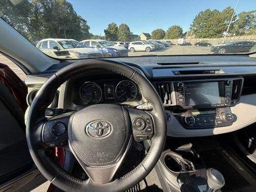 2018 Toyota RAV4 Hybrid XLE