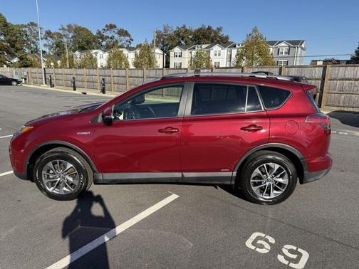 2018 Toyota RAV4 Hybrid XLE