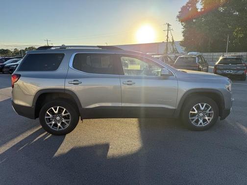 2023 GMC Acadia AWD SLT