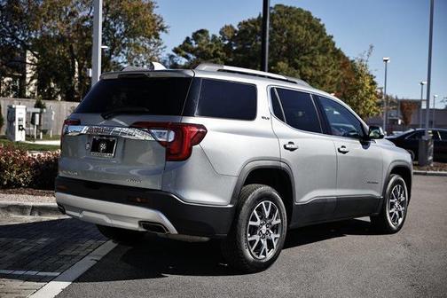 2023 GMC Acadia AWD SLT