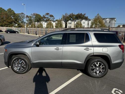 2023 GMC Acadia AWD SLT