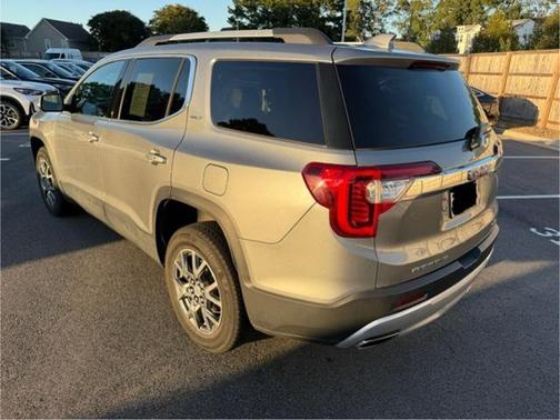 2023 GMC Acadia AWD SLT