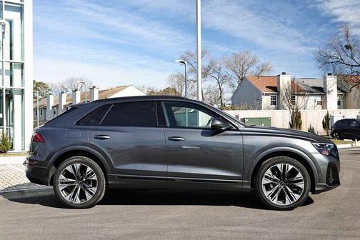 2025 Audi Q8 55 Premium Plus