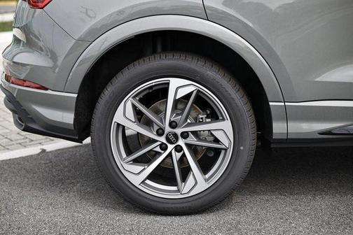2025 Audi Q3 Premium 45 TFSI S line quattro Tiptronic