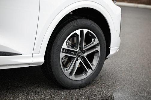 2025 Audi Q5 Premium TFSI quattro S tronic