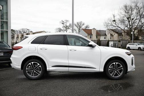 2025 Audi Q5 Premium TFSI quattro S tronic