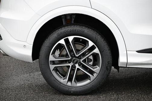 2025 Audi Q5 Premium TFSI quattro S tronic