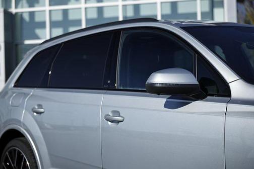 2025 Audi Q7 55 Prestige