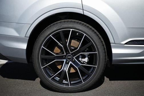 2025 Audi Q7 55 Prestige