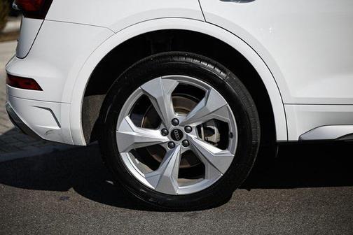 2024 Audi Q5 45 S line Premium Plus