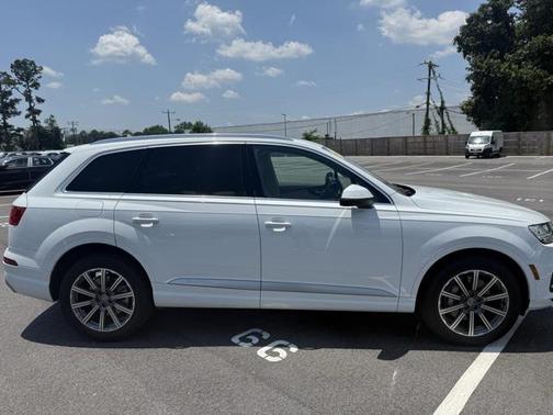 2019 Audi Q7 55 Premium Plus