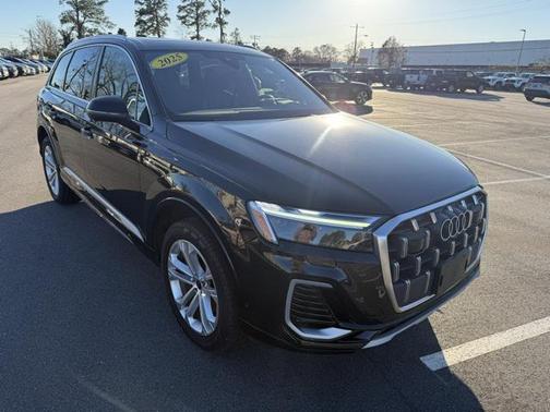 2025 Audi Q7 55 Premium Plus