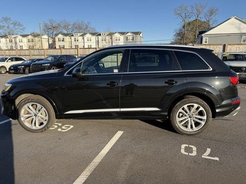 2025 Audi Q7 55 Premium Plus