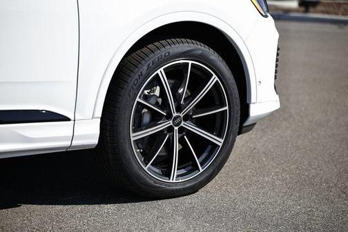 2026 Audi Q7 45 Premium Plus