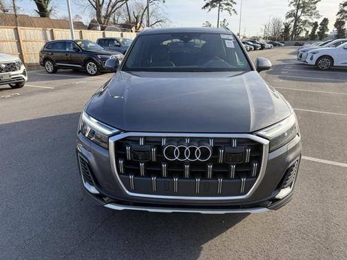 2025 Audi Q7 55 Premium
